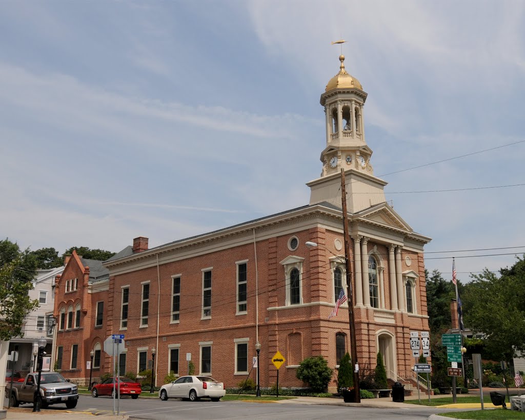 Perry Co. Courthouse (1826) New Bloomfield, PA 8-2012