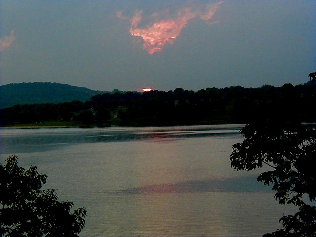 Blue Marsh Lake Sundown