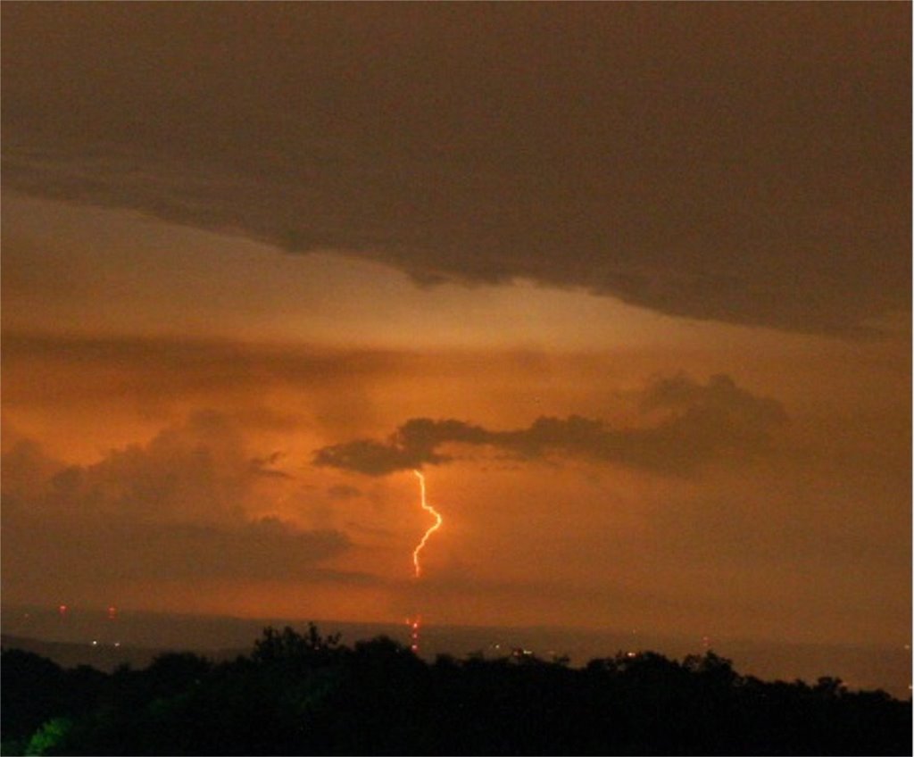 cloud to cloud lightning