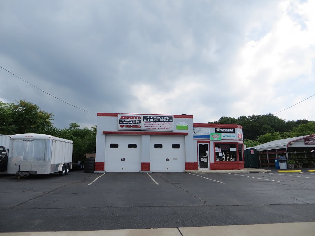 Johnnys Automotive & Truck