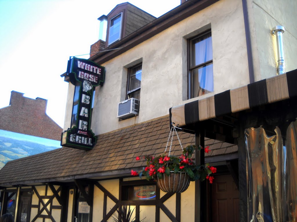 White Rose Bar & Grill, near the Historic Lincoln Highway, 48 North Beaver Street, York, PA 17401-1305
