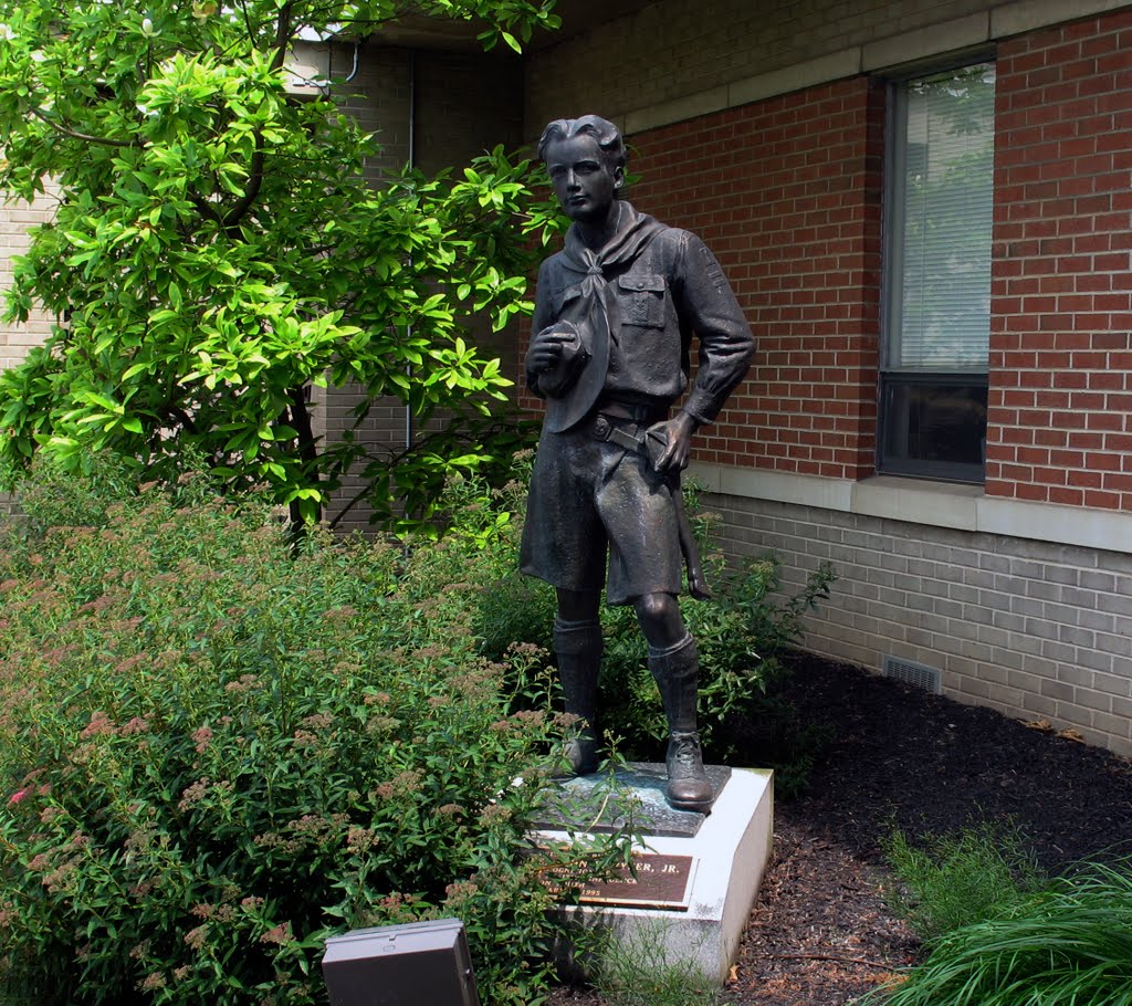 Statue in front of Scout store