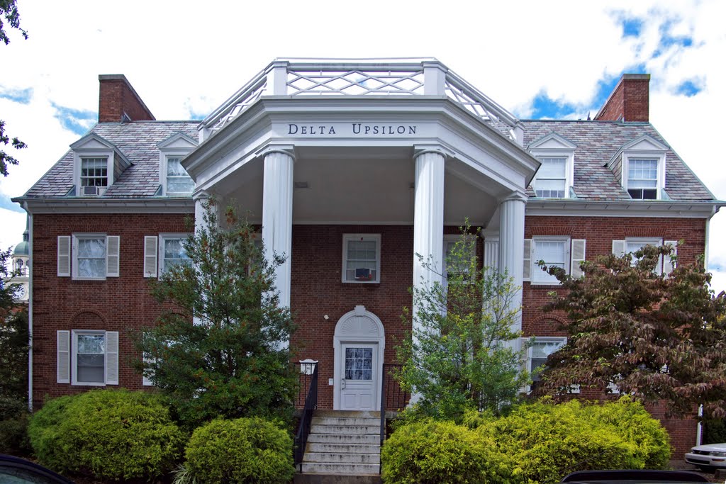 Front of Delta Upsilon Fraternity