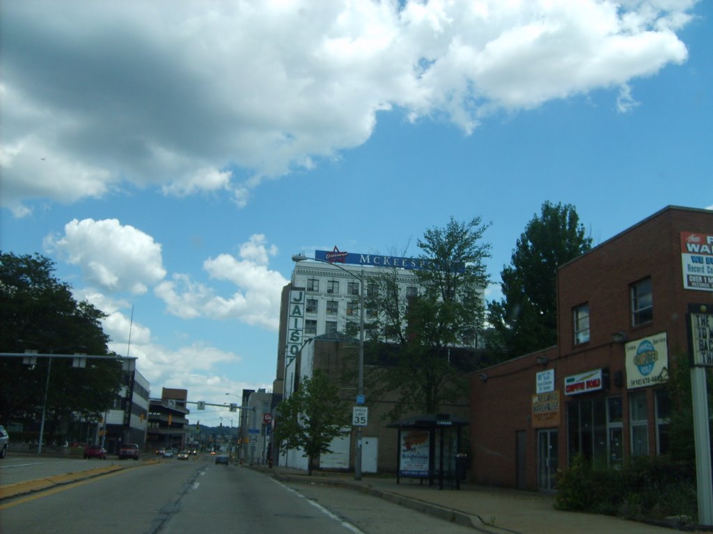 Lysle Blvd between Market St. and Locust St in July 2007