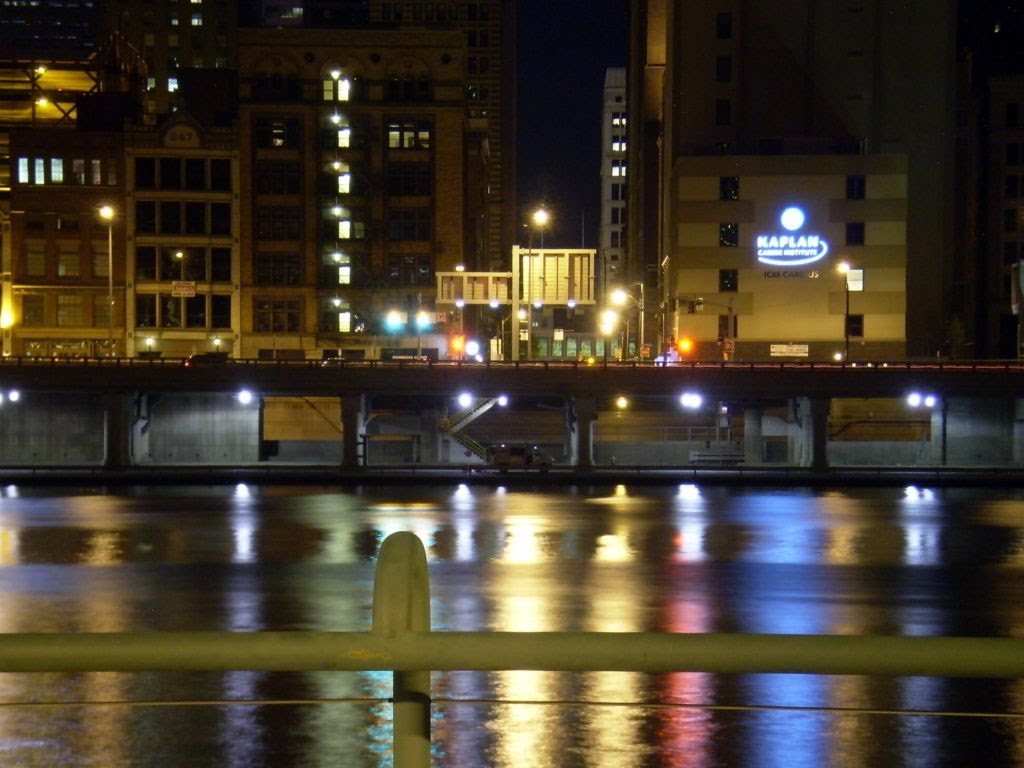 Night view of the downtown Pittsburgh from Station Square