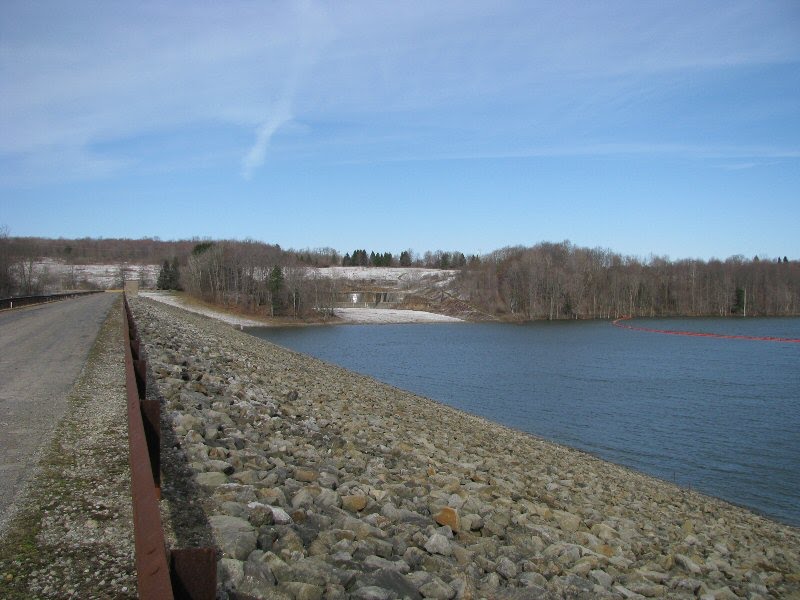 Union City dam north side facing west during flood stage