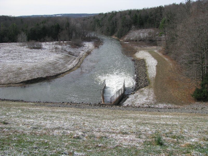 Union City dam south, spillway from on top