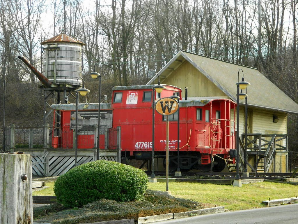 former Ice Cream Junction, 4075 E Lincoln Highway,  Downingtown, PA