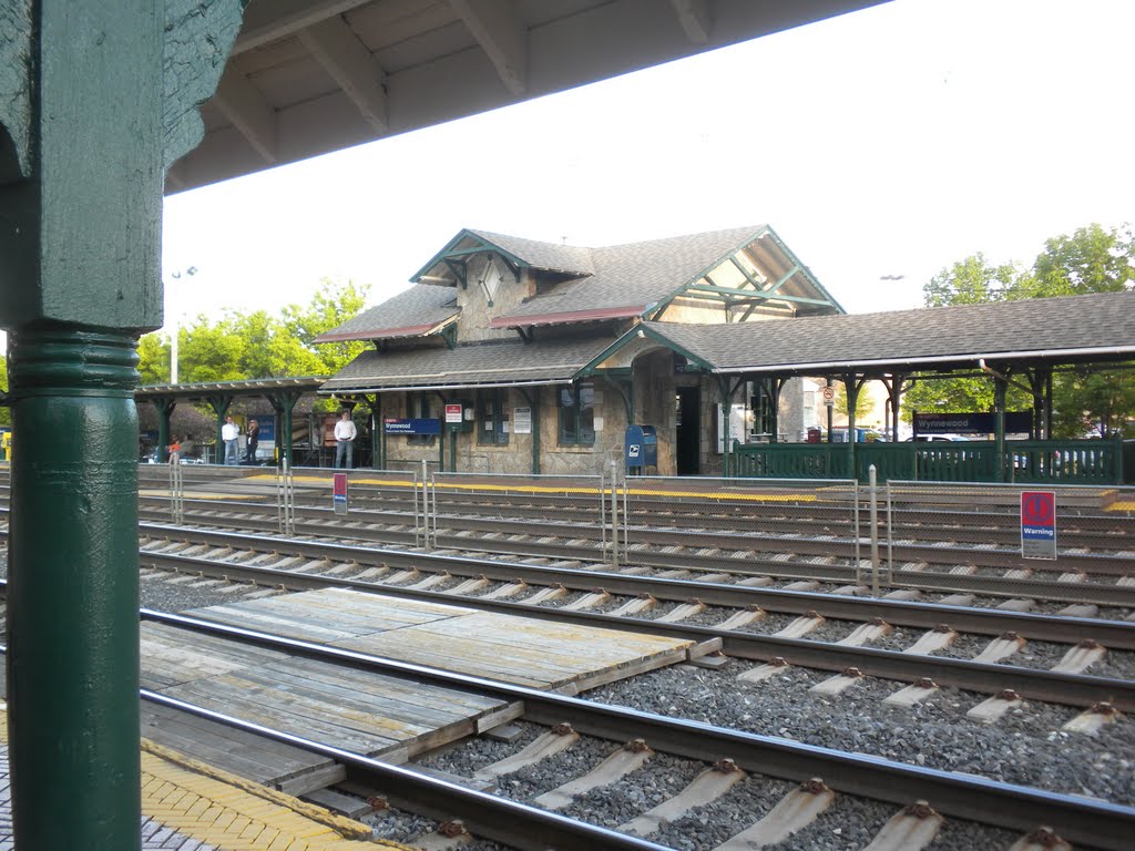 Wynnewood SEPTA train station