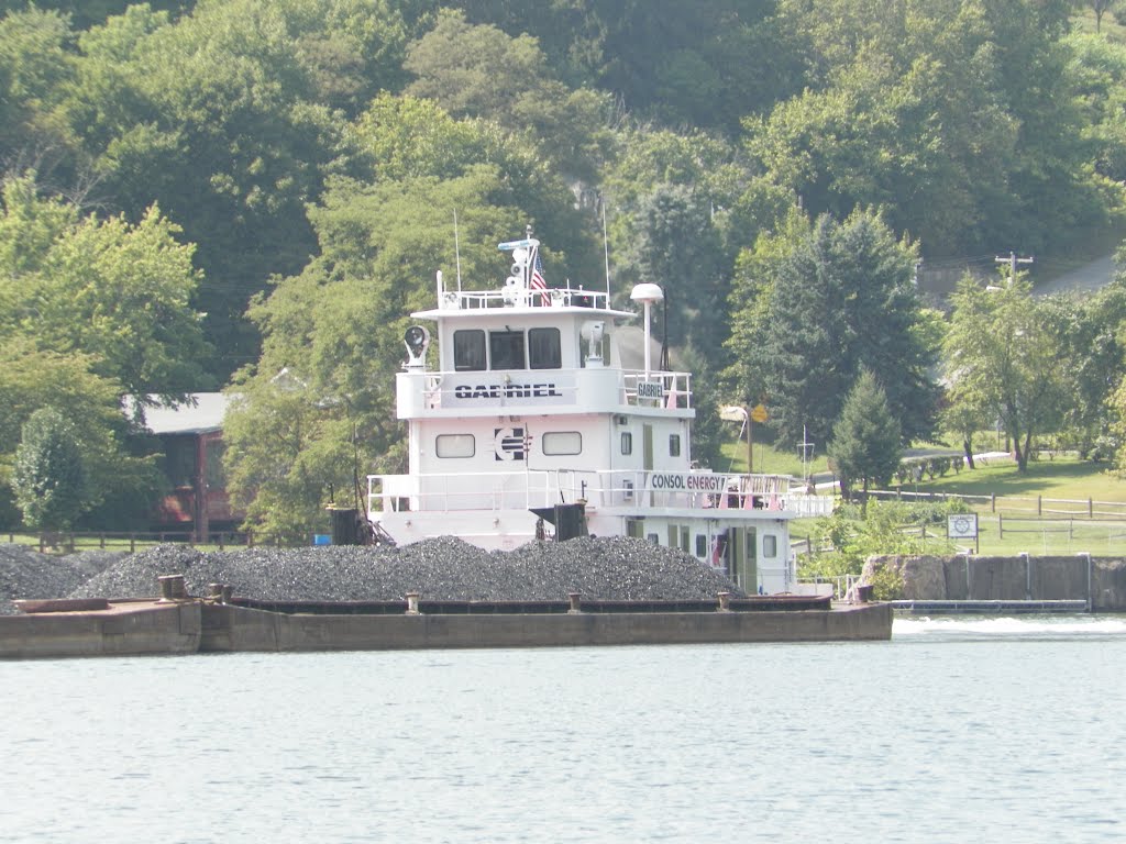 Tow Boat Pushing Load South