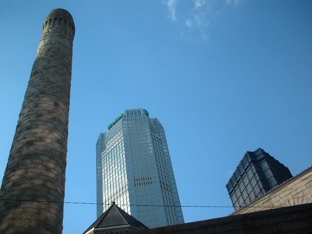 Pittsburg, the Mellon Building from Forbes Ave. (09-2005)