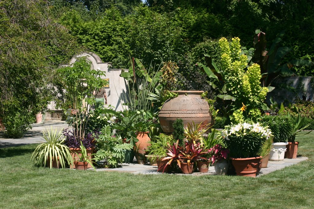 Chanticleer Gardens
