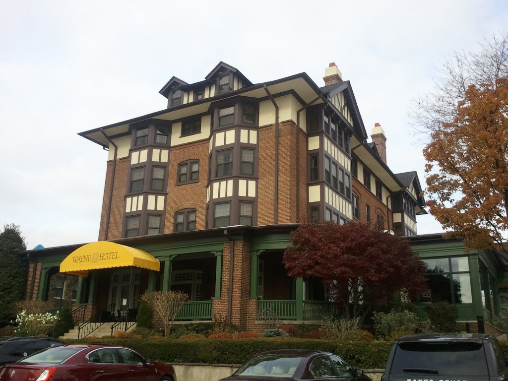 Stately Wayne Hotel