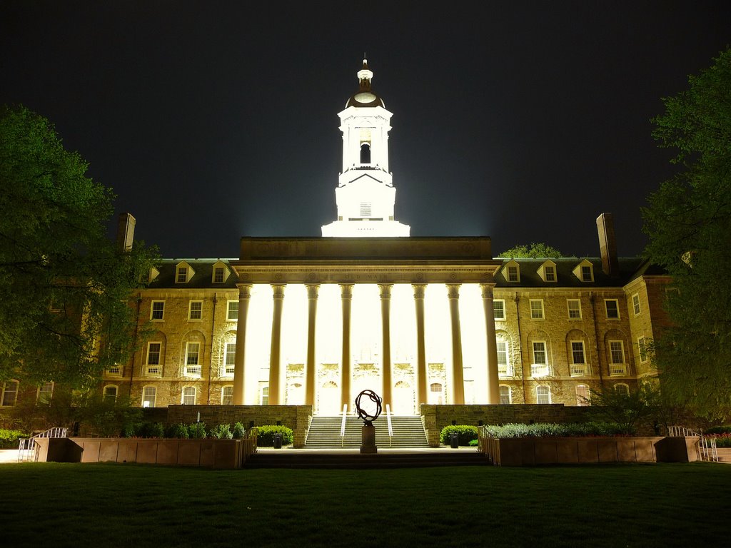 Old Main at night (15 sec. shutter)