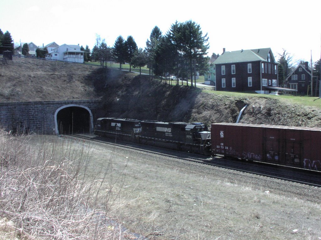 Gallitzin Tunnels with Train 4/9/2004