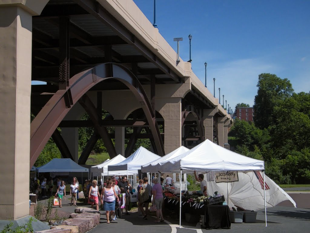 Farmers Market at the Gay Street Bridge, Phoenixville, Pennsylvania