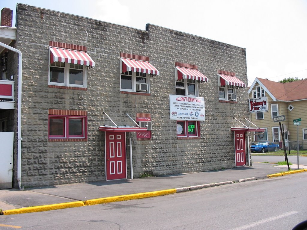 Johnnys bar