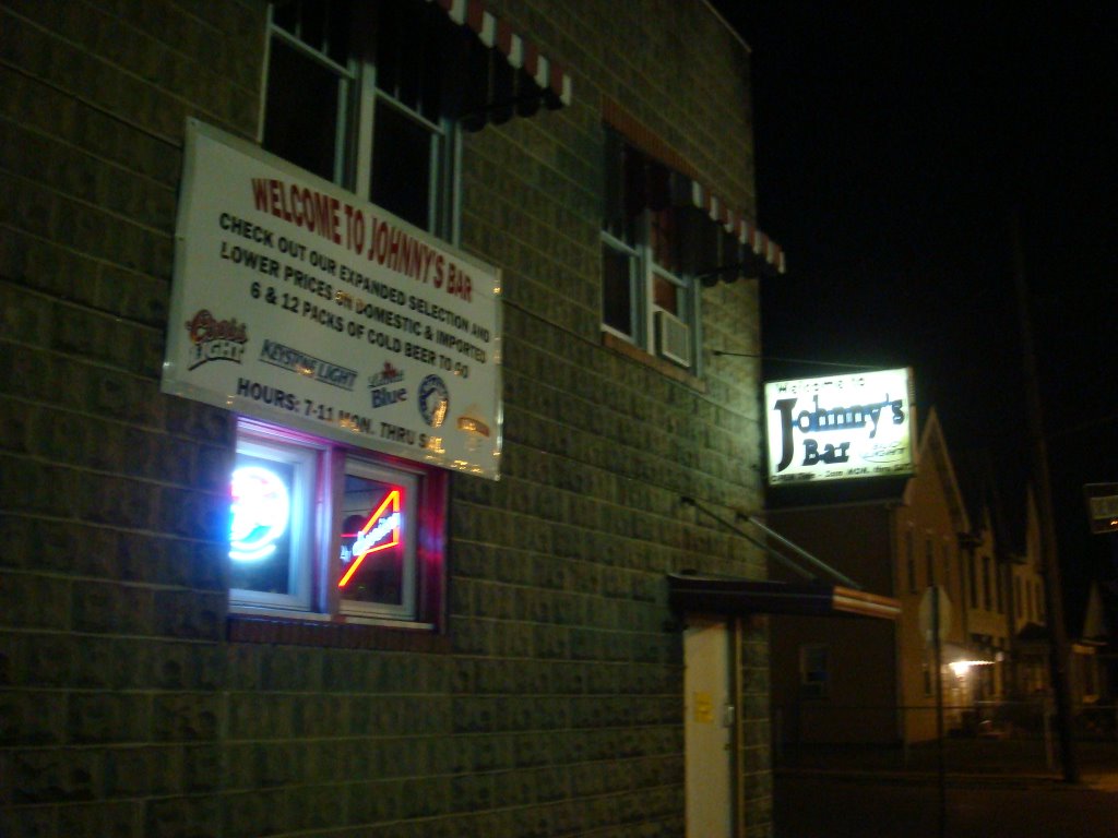 Johnnys Bar