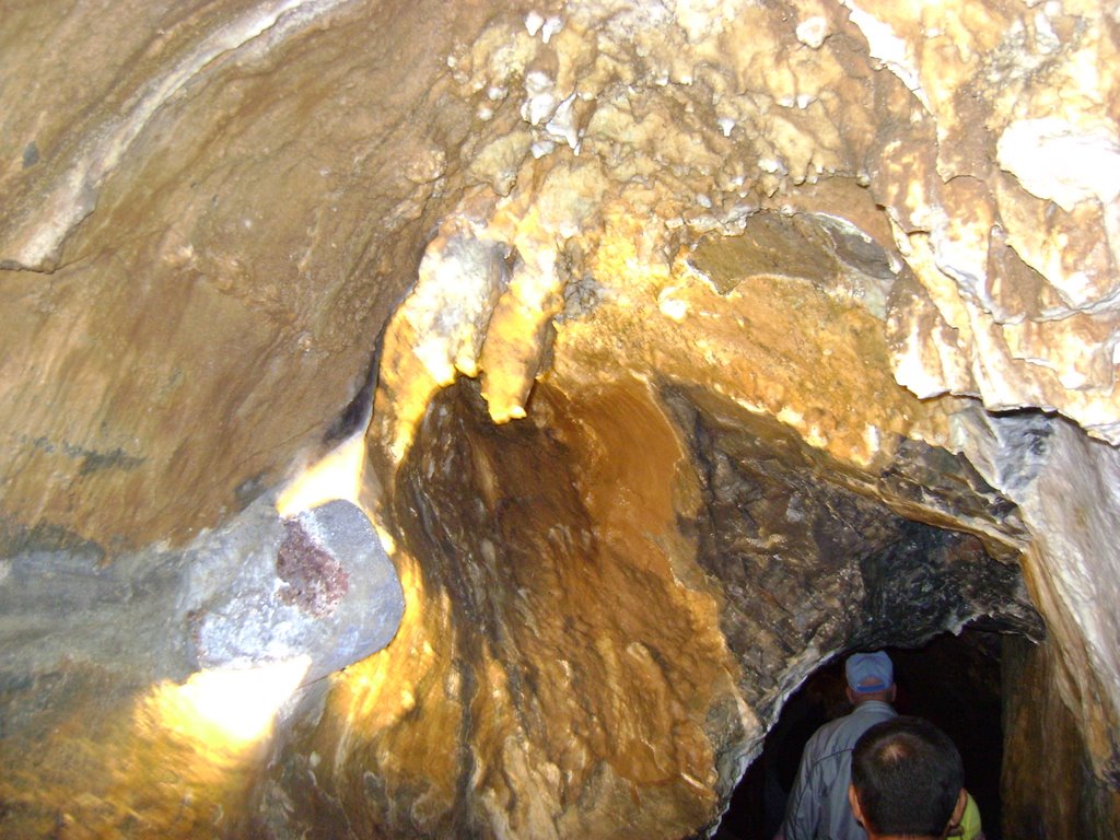 LOST RIVER CAVERNS