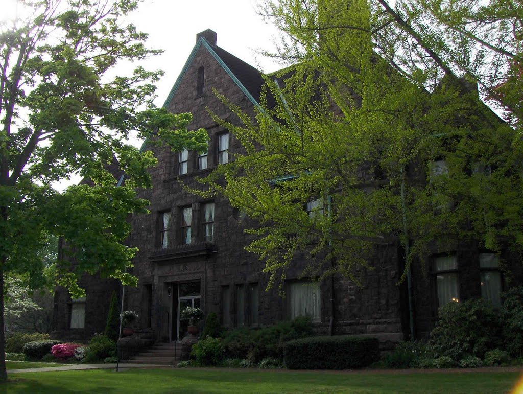 Watson-Curtze Mansion & Erie Planetarium, GLCT