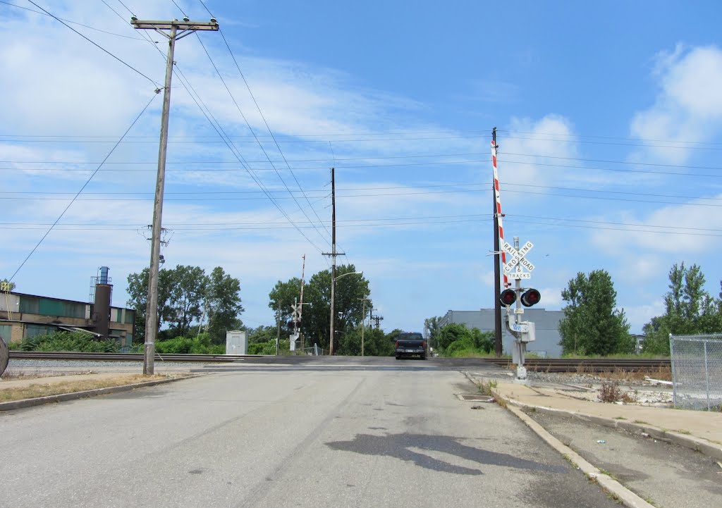 Cascade Street RR Xing