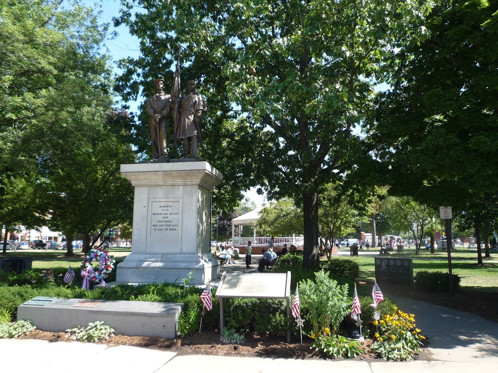 Erie PA - parque Perry Sq - monumento a los caídos en la guerra civil [ago 13]