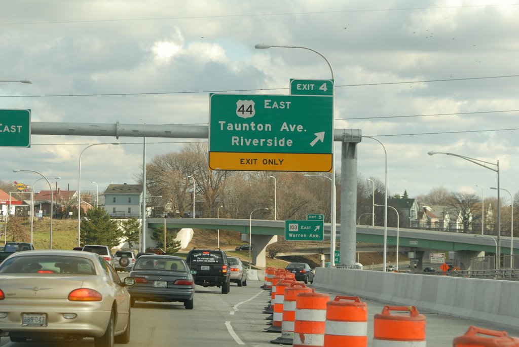 I-195 Exit 4 (Taunton Ave)