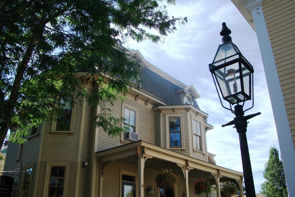 Newport, RI, B&B in Pelham St. (07-2010)