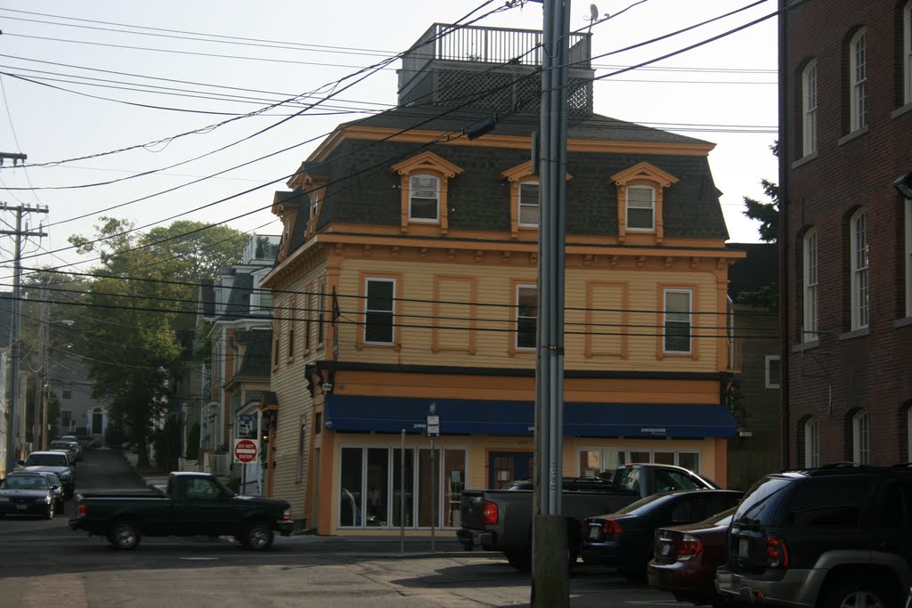 450 Thames / 3 Howard St