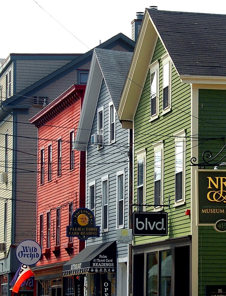 Three colors, Newport