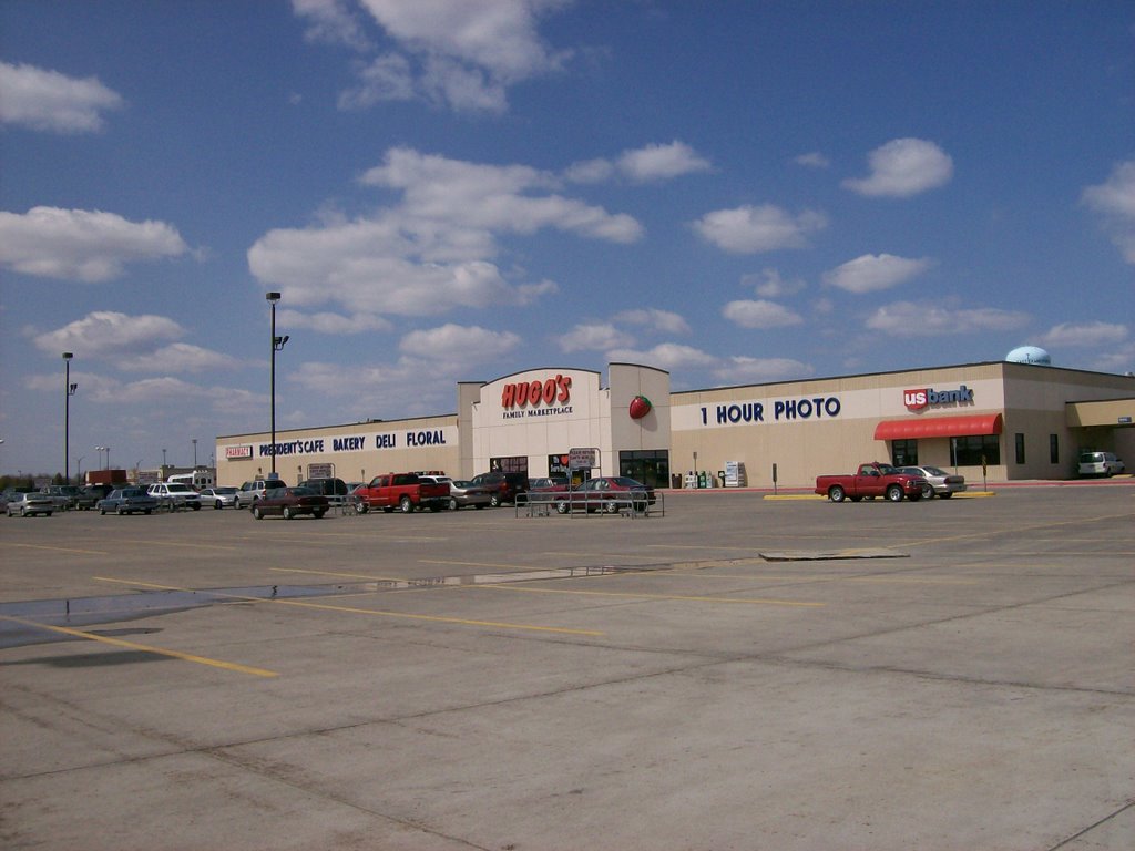 Hugos supermarket, East Grand Forks, MN