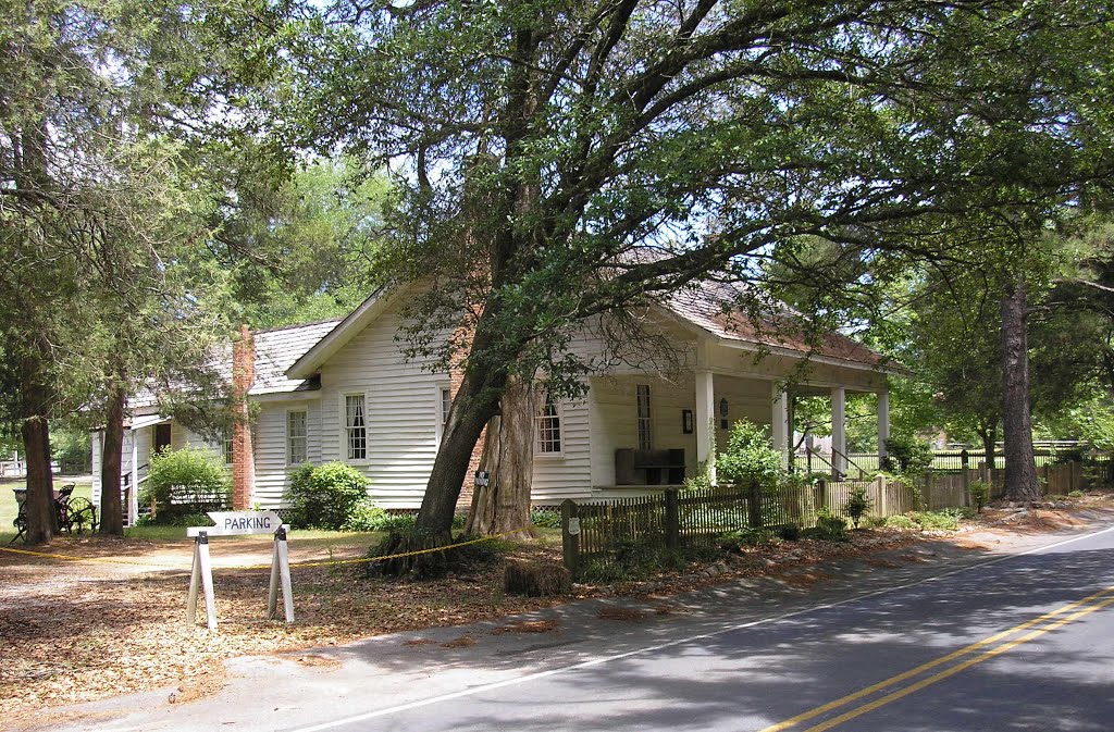 Malcolm Blue Farm House---st