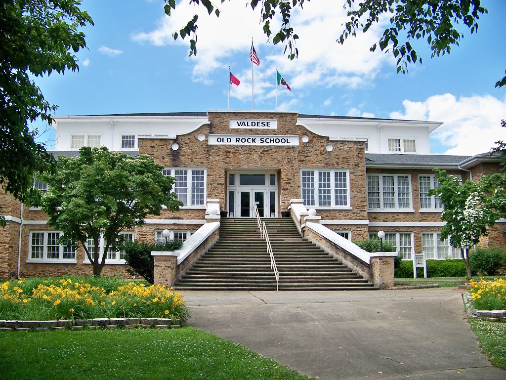 Valdese Old Rock School/Old Valdese Elementary School