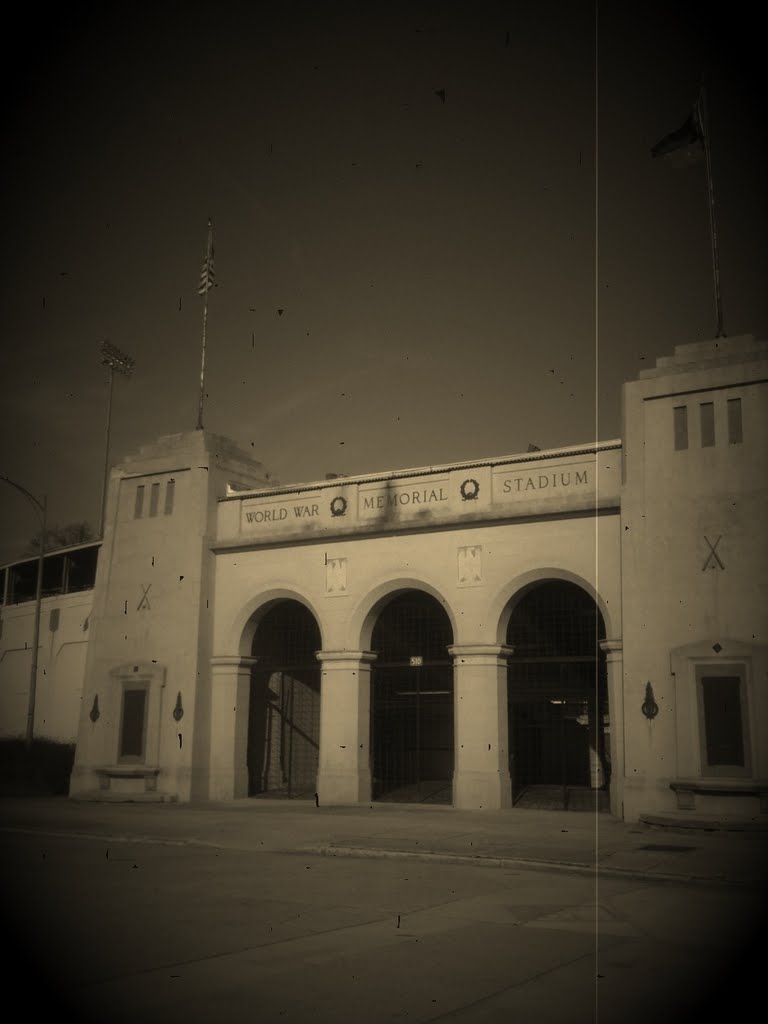 World War Memorial Stadium (War Memorial Stadium)