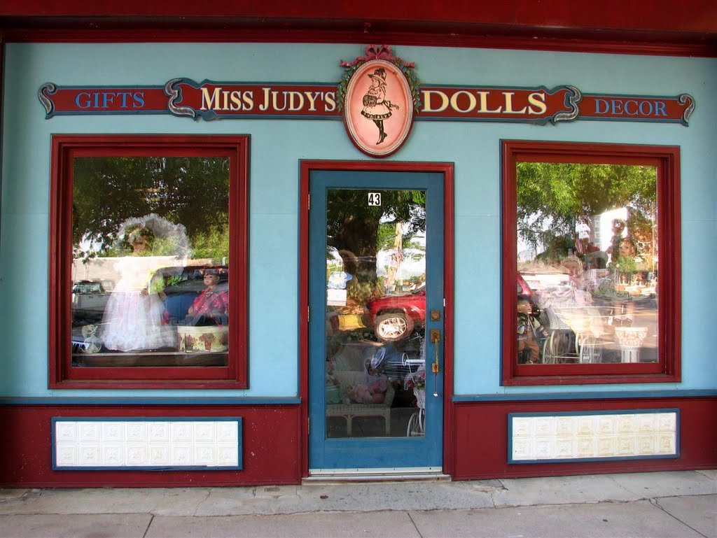 Miss Judys Dolls