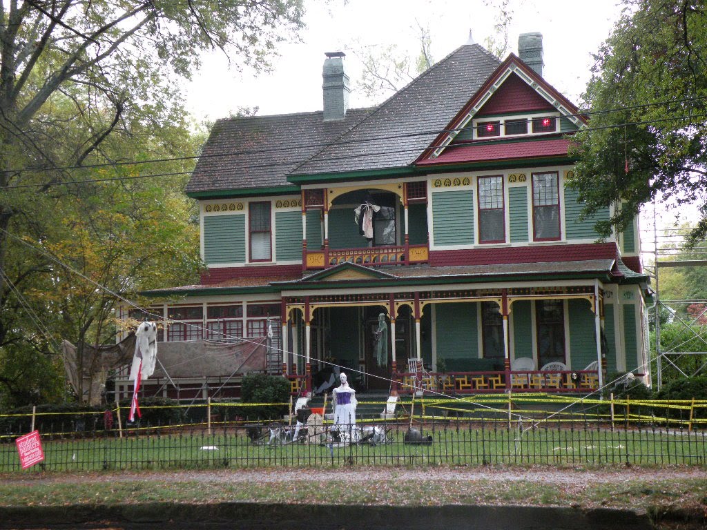 Halloween time on Union Street