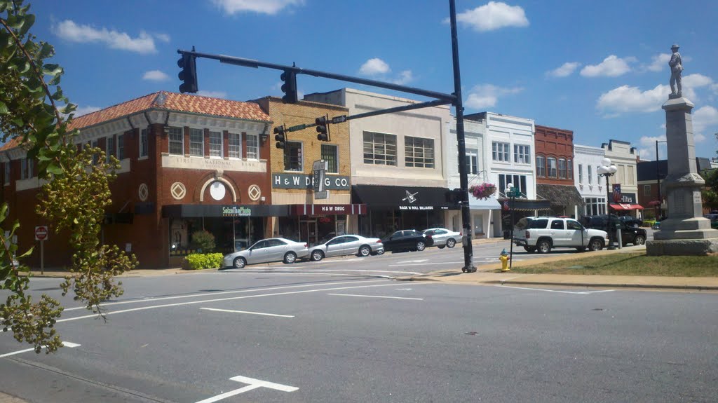 Downtown Newton - Main and E 1st St