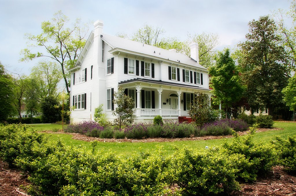 Taylor-McClanahan-Smith House 1820s