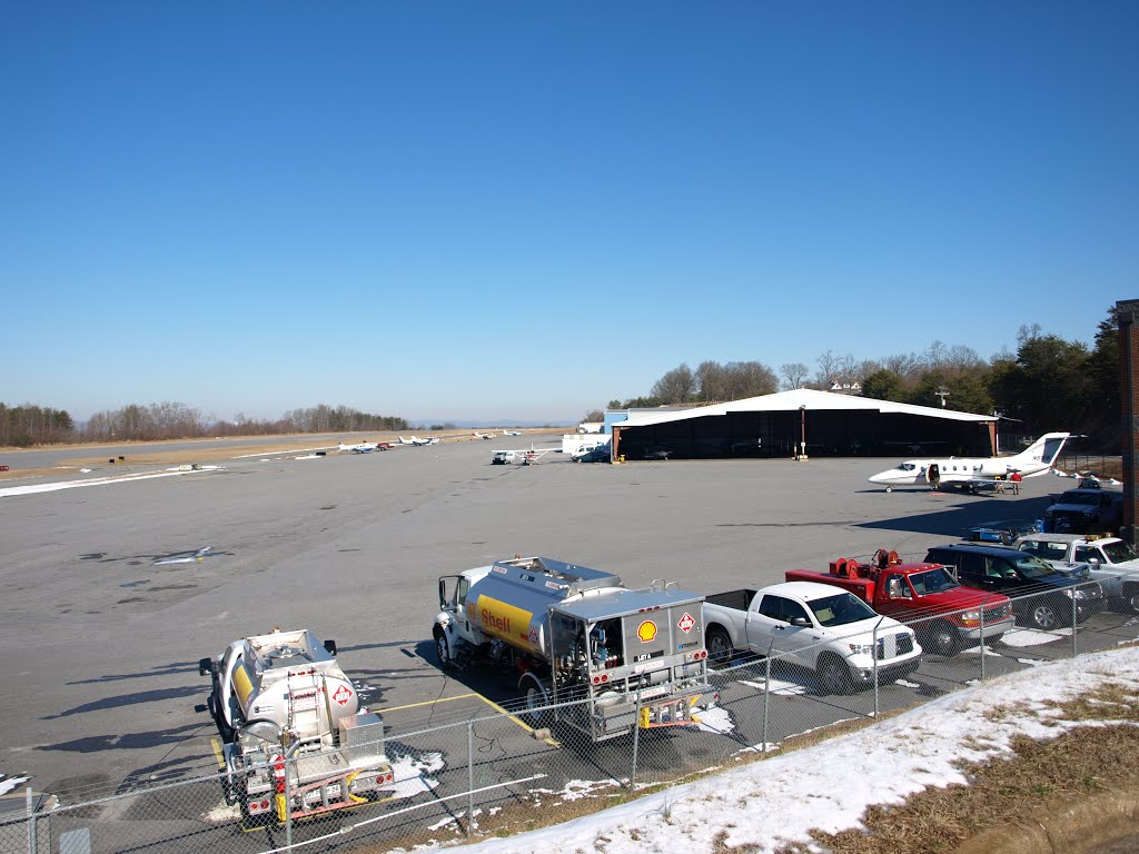 Hickory Airport