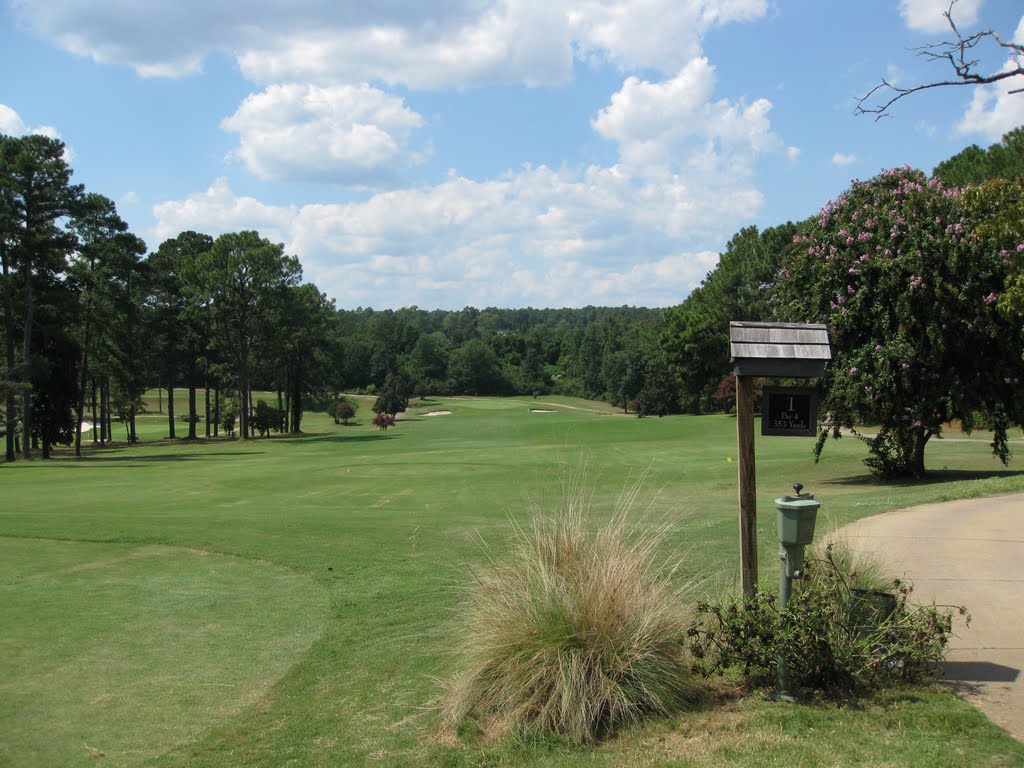 Southern Pines Golf Club -  1st Hole