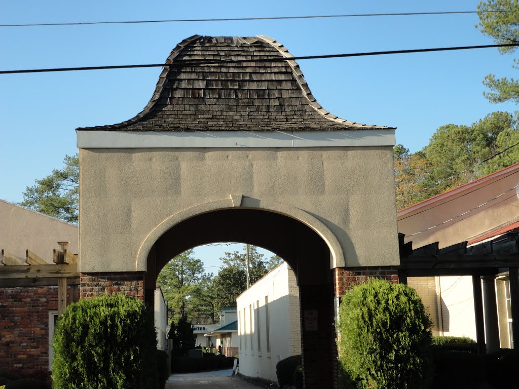 Entrance Arch To shoping in Southern Pines, NC---st