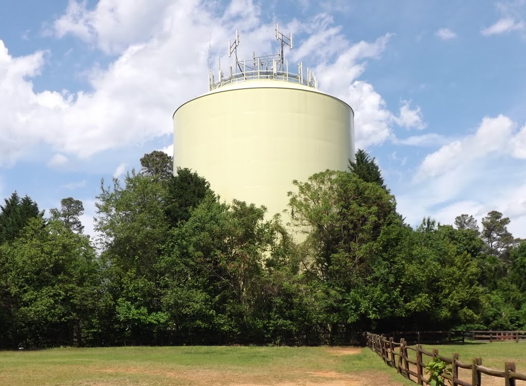 Southern Pines Water Tank On the Hill---st