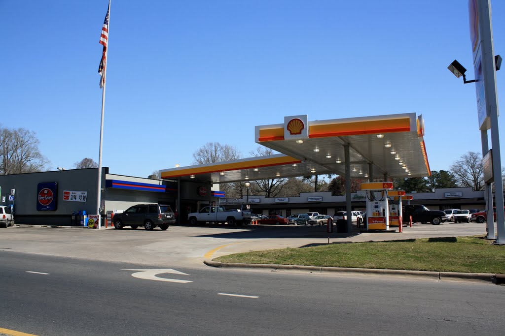Gas Station at intersection of Powell Blvd. and Washington St.