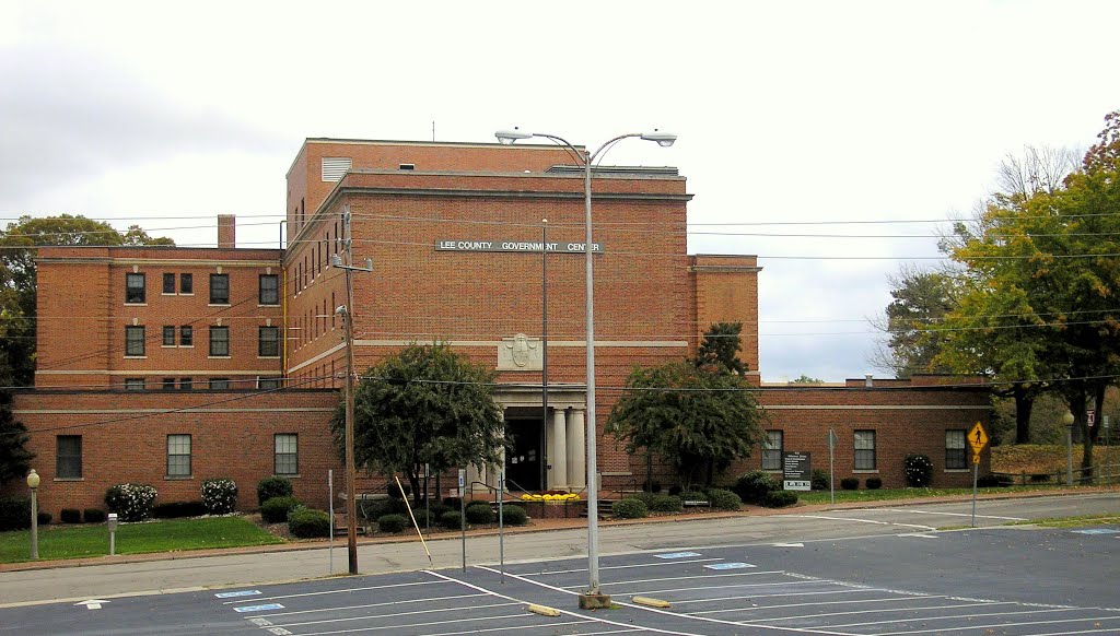 Old Lee County Hospital-- Now the L. C. Goverment Center Circa f/h 1900s   st