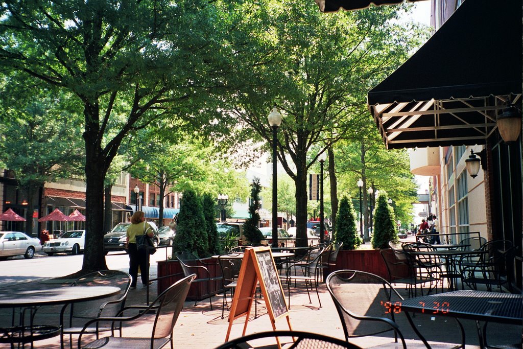 Al fresco dining on Hay Street in downtown Fayetteville, NC