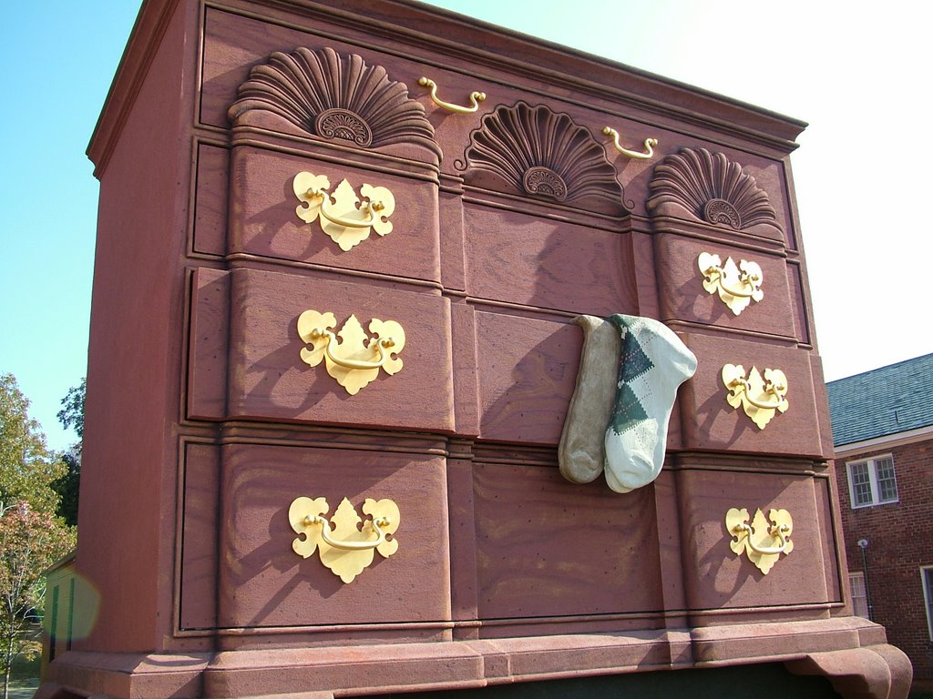 Worlds Largest Chest of Drawers - High Point , NC