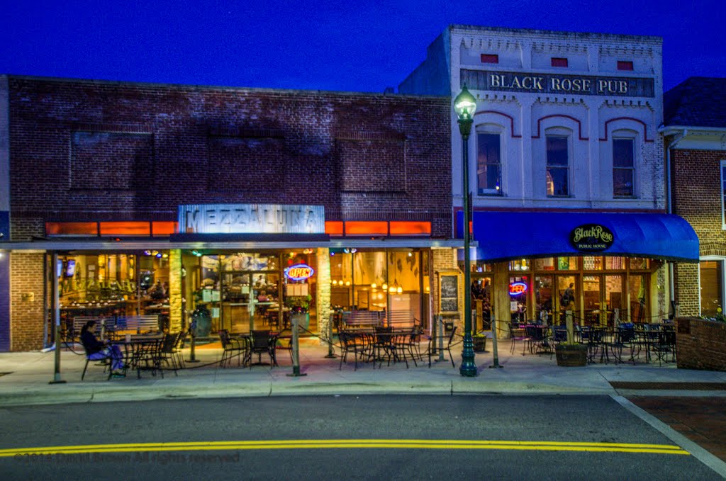 Mezzaluna and Black Rose Pub