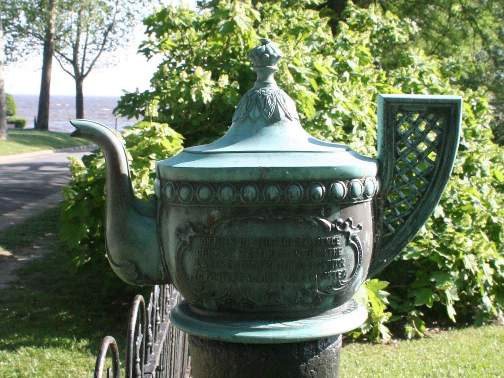 Edenton Teapot