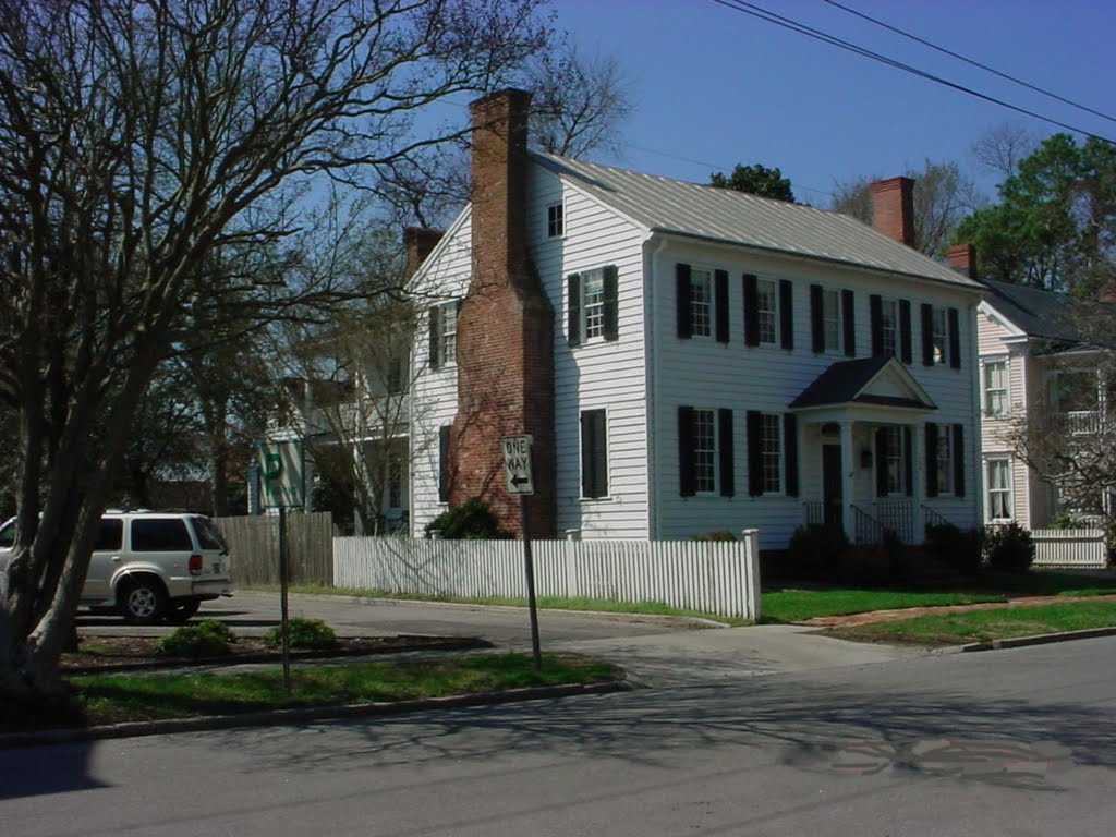 Disbrowe-Warren House