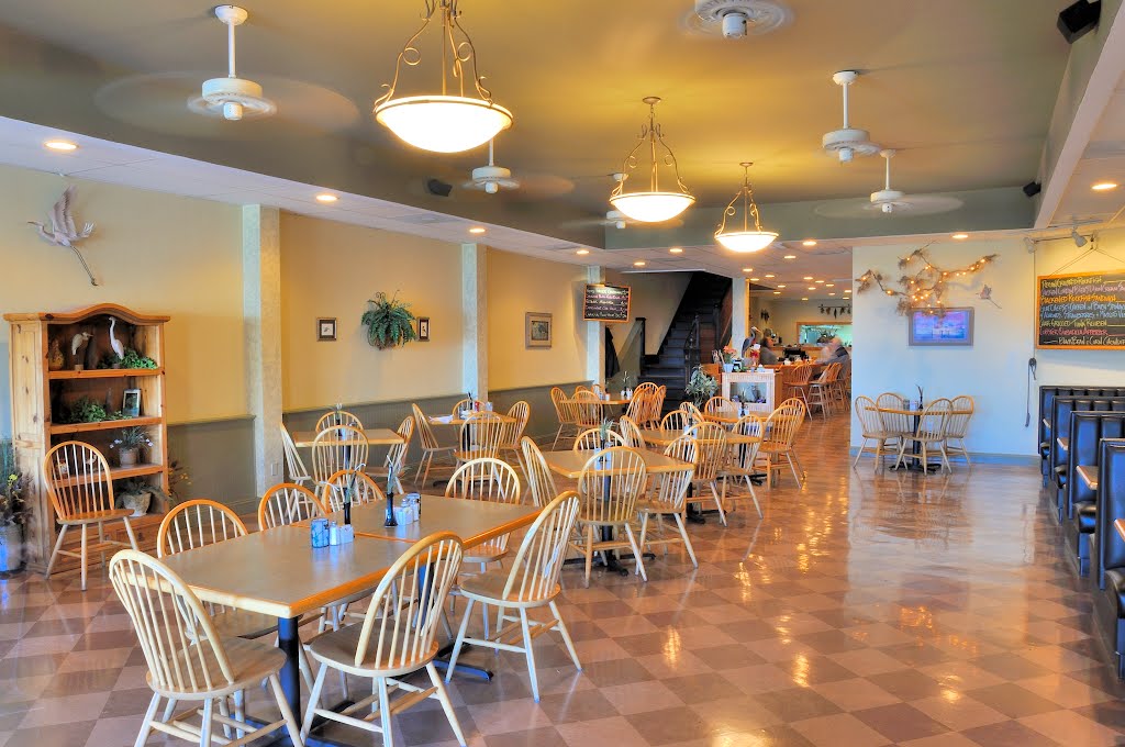 NORTH CAROLINA: ELIZABETH CITY: Cypress Creek Grill interior 113 South Water Street
